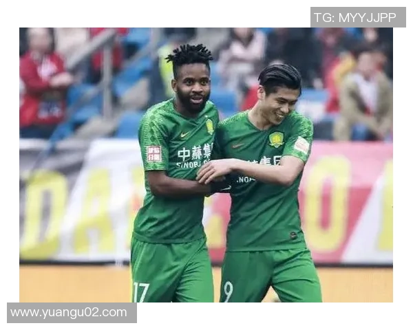 重庆足球队以55分领跑杯赛积分榜展现强劲实力和夺冠希望